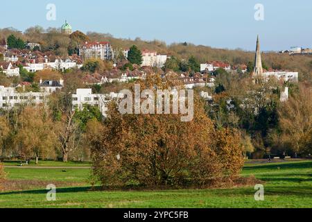 Highgate, London, Großbritannien, im Spätherbst, von Hampstead Heath aus in Richtung Highgate Hill Stockfoto