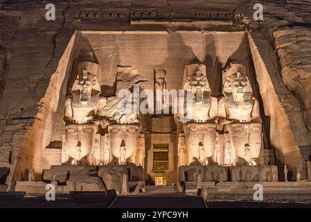 Ton- und Lichtshow im Großen Tempel von Abu Simbel, Ägypten Stockfoto