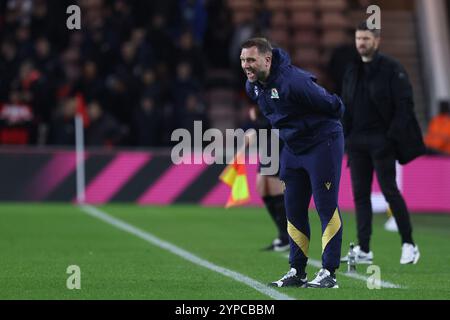 John Eustace, Manager der Blackburn Rovers, gibt Anweisungen während des Sky Bet Championship-Spiels zwischen Middlesbrough und Blackburn Rovers im Riverside Stadium, Middlesbrough, am Mittwoch, den 27. November 2024. (Foto: Mark Fletcher | MI News) Credit: MI News & Sport /Alamy Live News Stockfoto