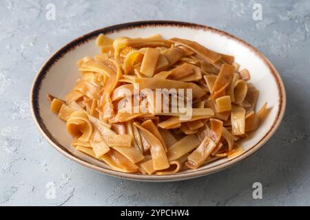 Handgemachte Türkische Nudeln (Türkischer Name: Eriste) Stockfoto