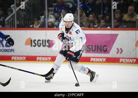 John Gilmour (Adler Mannheim #7) Schwenninger Wild Wings gegen Adler Mannheim, Eishockey, DEL, Spieltag 21, Saison 2024/2025, 29.11.2024 Foto: Eibner-Pressefoto/Sven Laegler Stockfoto