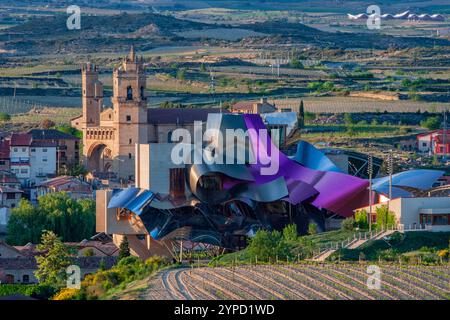 Spanien baskische Provinzen Rioja mit La Guardia Marques de Riscal Weinkellerarchitektur Wellen Urlaub Reisen Stockfoto