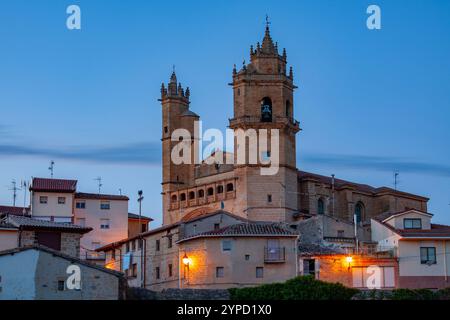 Spanien baskische Provinzen Rioja mit La Guardia Marques de Riscal Weinkellerarchitektur Wellen Urlaub Reisen Stockfoto