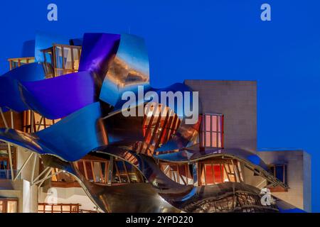 Spanien baskische Provinzen Rioja mit La Guardia Marques de Riscal Weinkellerarchitektur Wellen Urlaub Reisen Stockfoto