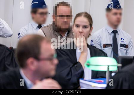 Gent, Belgien. November 2024. Der Angeklagte Rene Zwik wurde am ersten Tag des Assize-Prozesses gegen sechs Männer aus den Niederlanden vor dem Assize-Gericht der Ostflandern in Gent am Freitag, den 29. November 2024, dargestellt. Die sechs Männer werden beschuldigt, den 41-jährigen Belgier Raouf Ben Alita 2018 in Stekene getötet zu haben. BELGA FOTO NICOLAS MAETERLINCK Credit: Belga News Agency/Alamy Live News Stockfoto