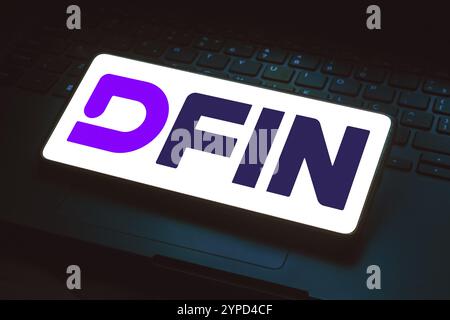 Januar 2024, Brasilien. In dieser Fotoabbildung wird das Donnelley Financial Solutions, Inc. (DFIN)-Logo auf einem Smartphone-Bildschirm angezeigt Stockfoto