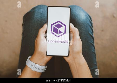 Januar 2024, Brasilien. In dieser Abbildung wird das Logo von Commvault Systems, Inc. Auf einem Smartphone-Bildschirm angezeigt Stockfoto