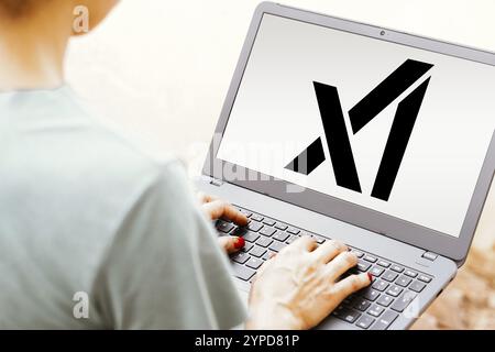 Mai 2024, Brasilien. In dieser Abbildung wird das XAI-Logo auf einem Laptop-Bildschirm angezeigt Stockfoto