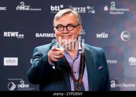 Komiker Hape Kerkeling bei der Verleihung des Deutschen Nachhaltigkeitspreis im Maritim Hotel Düsseldorf. Düsseldorf, 29.11.2024 NRW Deutschland *** Comedian Hape Kerkeling bei der Verleihung des Deutschen Nachhaltigkeitspreises im Maritim Hotel Düsseldorf Düsseldorf, 29 11 2024 NRW Deutschland Copyright: XChristophxHardtx Stockfoto