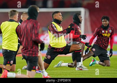 Sheffield United Stürmer Tyrese Campbell (23) wärmt am 29. November 2024 vor dem Spiel Sheffield United FC gegen Sunderland AFC Skybet EFL Championship in der Bramall Lane, Sheffield, England, Großbritannien auf Credit: Every Second Media/Alamy Live News Stockfoto