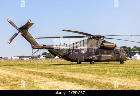 Deutsche Luftwaffe Sikorsky CH-53 Hengst Transporthubschrauber auf dem Luftwaffenstützpunkt Norvenich. Norvenich, Deutschland - 12. Juni 2015 Stockfoto