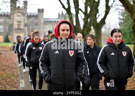 CARDIFF, GROSSBRITANNIEN. November 2024. Wales' Gemma Evans während des Vorspiels vor der EM der Frauen 2025 - WEQ Play-offs Runde 2 im Cardiff City Stadium am 29. November 2024. (Bild von Ashley Crowden/FAW) Credit: Football Association of Wales/Alamy Live News Stockfoto