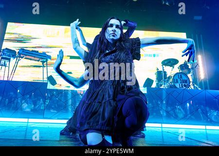 29. November 2024, Manchester, Vereinigtes Königreich: JANET PLANET von der australischen Band „Confidence man“ tritt live an der Manchester Academy auf, als Teil ihrer â€˜3AM LaLaLaâ€™ ALBUMTOUR (Foto: © Andy von Pip/ZUMA Press Wire) NUR ZUR REDAKTIONELLEN VERWENDUNG! Nicht für kommerzielle ZWECKE! Stockfoto