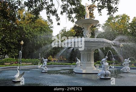 Landschaft mit Forsyth Fountain - Savannah, Georgia Stockfoto