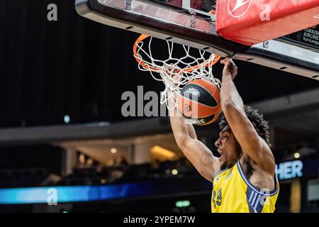 Berlin, Deutschland. November 2024. David McCormack von Alba Berlin war in der 12. Runde der regulären Saison 2024/2025 der Turkish Airlines Euroleague zwischen Alba Berlin und Maccabi Playtika Tel Aviv in der Uber Arena im Einsatz. Maccabi Playtika Tel Aviv 103: 85 Alba Berlin. Quelle: SOPA Images Limited/Alamy Live News Stockfoto