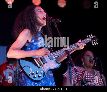 corinne Bailey rae, Preforming beim Wychwood Music Festival 2024, Cheltenham Racecourse, Cheltenham Foto von Michael Palmer Stockfoto