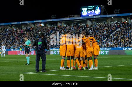 Leganés (Madrid), 24.11.2024. Das Ligaspiels wurde im Butarque-Stadion zwischen Leganés und Real Madrid ausgetragen, mit 0 zu 3 zugunsten von Madrid. Mbappé feiert mit seinen Teamkollegen ein Tor. Foto: Ignacio Gil. ARCHDC. Quelle: Album / Archivo ABC / Ignacio Gil Stockfoto