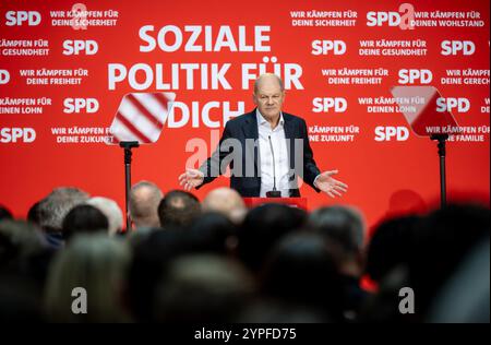 Berlin, Deutschland. November 2024 30. Bundeskanzler Olaf Scholz spricht auf der "Wahlsiegkonferenz". Quelle: Michael Kappeler/dpa/Alamy Live News Stockfoto