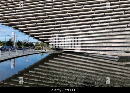Die Architektur des Victoria and Albert Museum and Reflection, Dundee, Angus, Schottland Stockfoto