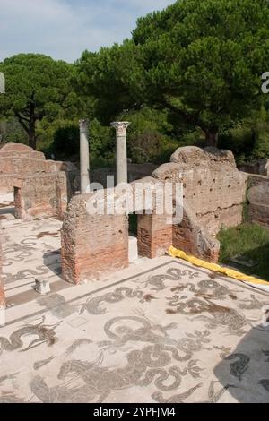 Ostia Antica war eine antike römische Stadt und der Hafen von Rom an der Tibermündung. Es ist bekannt für die hervorragende Erhaltung seiner Annies Stockfoto