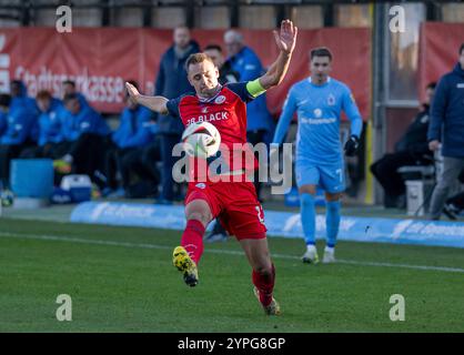 München, Deutschland. November 2024 30. Franz Pfanne (FC Hansa Rostock, Nr. 23). GER, TSV 1860 München gegen den FC Hansa Rostock, Fussball, 3. Bundesliga, 16. Spieltag, Saison 2024/2025, 30.11.2024. (DIE DFL-DFB-VORSCHRIFTEN VERBIETEN DIE VERWENDUNG VON FOTOS ALS BILDSEQUENZEN UND/ODER QUASI-VIDEO). Foto: Eibner-Pressefoto/Heike feiner Credit: dpa/Alamy Live News Stockfoto