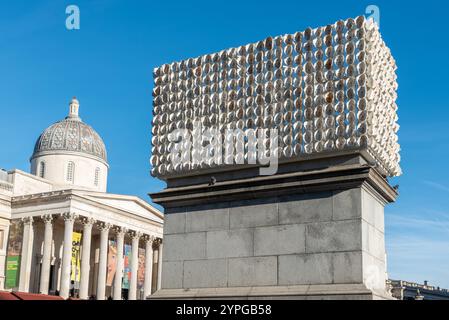 850 Improntas (850 Prägungen), Kunstform auf dem vierten Sockel in Trafalgar Square, London, UK. Abgüsse von Gesichtern von 850 Transmenschen aus aller Welt Stockfoto