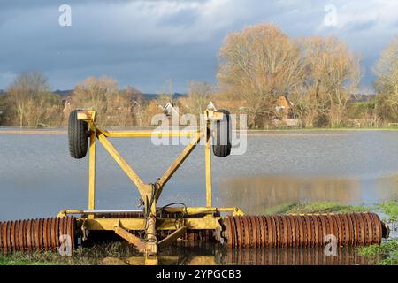 Marlow, Buckinghamshire, Großbritannien. 30. November 2024. Überflutete Felder in Marlow. Ein Hochwasseralarm für die Themse bei Marlow in Buckinghamshire ist vorhanden. Quelle: Maureen McLean/Alamy Live News Stockfoto