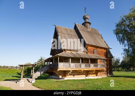 Die alte hölzerne Nikolaikirche (1766) auf dem Gebiet des Kremls. Suzdal, Region Wladimir, Russland Stockfoto