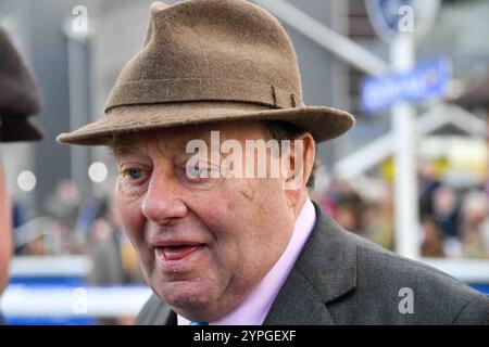 Newbury, Großbritannien. November 2024 30. Trainer Nicky Henderson auf der Newbury Racecourse, Newbury Foto von Paul Blake/Alamy Sports News Stockfoto