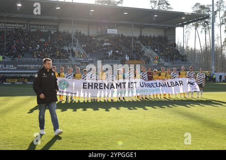 Aktions für das Ehrenamt SV Sandhausen vs. Dynamo Dresden, Fussball, 3. Liga, Spielzeit 2024/2025, 16. SPIELTAG, DFL-VORSCHRIFTEN VON 30.11.2024 VERBIETEN DIE VERWENDUNG VON FOTOS ALS BILDSEQUENZEN. Foto: Eibner-Pressefoto/Achim Kunetka Stockfoto