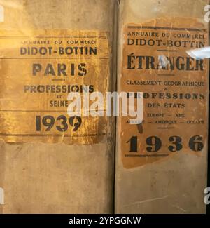 Didot-Bottin Bücher Spines of ÉTRANGER (1936) und PARIS (1939) Stockfoto