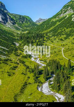 Sommer im Lechquellengebirge im Zugertal in Vorarlberg herrliche hochalpine Landschaft in Arlberg-Region nahe der Quell Dalaas Zugertal Vorarlberg Öst Stockfoto