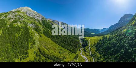 Sommer im Lechquellengebirge im Zugertal in Vorarlberg herrliche hochalpine Landschaft in Arlberg-Region nahe der Quell Dalaas Zugertal Vorarlberg Öst Stockfoto