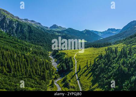 Sommer im Lechquellengebirge im Zugertal in Vorarlberg herrliche hochalpine Landschaft in Arlberg-Region nahe der Quell Dalaas Zugertal Vorarlberg Öst Stockfoto