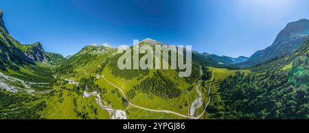 Sommer im Lechquellengebirge im Zugertal in Vorarlberg herrliche hochalpine Landschaft in Arlberg-Region nahe der Quell Dalaas Zugertal Vorarlberg Öst Stockfoto