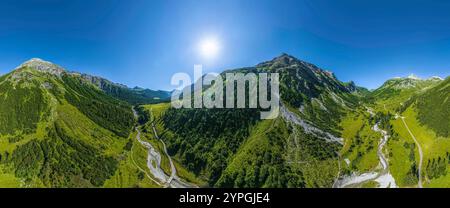 Sommer im Lechquellengebirge im Zugertal in Vorarlberg herrliche hochalpine Landschaft in Arlberg-Region nahe der Quell Dalaas Zugertal Vorarlberg Öst Stockfoto