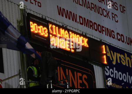 30. November 2024; Rugby Park, Kilmarnock, Schottland: Scottish Premiership Football, Kilmarnock gegen Dundee; Endpunktanzeige zeigt ein Unentschieden 1-1 Stockfoto