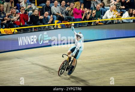 APELDOORN - Harrie Lavreysen in Aktion während des letzten Sprints in der UCI Track Champions League in Omnisport. Es war die dritte Runde des Rennradwettbewerbs. ANP IRIS VAN DEN BROEK Stockfoto