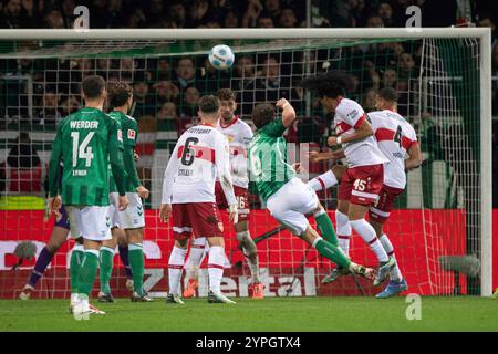 Bremen, Deutschland. November 2024 30. Jens STAGE (HB) erzielt das Tor für 2:1, Fußball 1. Bundesliga, 12. Spieltag, SV Werder Bremen (HB) - VfB Stuttgart (S) 2-2 am 09.11.2024 in Bremen. DFL-Vorschriften verbieten die Verwendung von Fotos als Bildsequenzen und/oder Quasi-Video. Credit: dpa/Alamy Live News Stockfoto