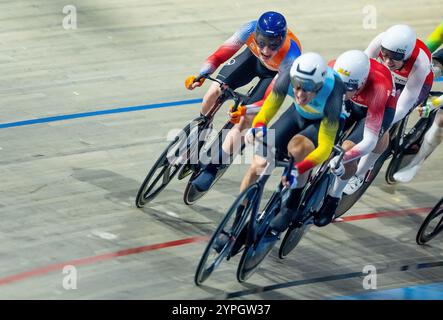 APELDOORN - Philip Heijnen in der UCI Track Champions League in Omnisport. Es war die dritte Runde des Rennradwettbewerbs. ANP IRIS VAN DEN BROEK Stockfoto