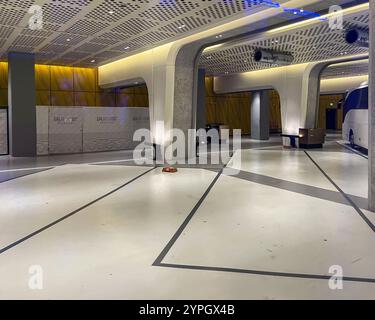 Istanbul, TR - 23. Okt. 2024 der Parkplatz am Galataport Istanbul Cruise Ship Terminal ist eine geräumige, gut organisierte Zone, die leichten Zugang für C Stockfoto