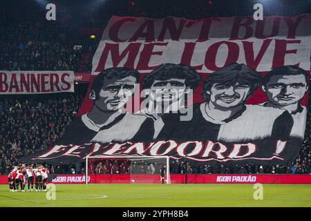 Rotterdam, Nederland. November 2024 30. ROTTERDAM, 30-11-2024, Stadion de Kuip, Saison 2024/2025, niederländischer Eredivisie Football. Spiel zwischen Feyenoord und Fortuna Sittard, Banner im Stand Credit: Pro Shots/Alamy Live News Stockfoto