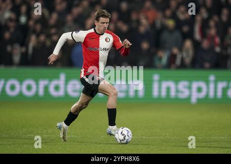 Rotterdam, Nederland. November 2024 30. ROTTERDAM, 30-11-2024, Stadion de Kuip, Saison 2024/2025, niederländischer Eredivisie Football. Spiel zwischen Feyenoord und Fortuna Sittard, Feyenoord Spieler Gijs Smal Credit: Pro Shots/Alamy Live News Stockfoto