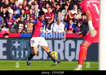 30. November 2024; Estadi Olimpic Lluis Companys, Barcelona, Spanien, spanischer La Liga Fußball, Barcelona gegen Las Palmas; Martin von Barcelona schießt ins Tor Stockfoto