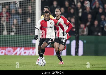 Rotterdam, Nederland. November 2024 30. ROTTERDAM, 30-11-2024, Stadion de Kuip, Saison 2024/2025, niederländischer Eredivisie Football. Spiel zwischen Feyenoord und Fortuna Sittard, Feyenoord Spieler Quinten Timber Credit: Pro Shots/Alamy Live News Stockfoto