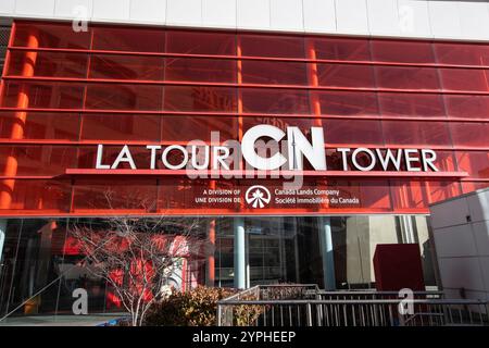 CN Tower Schild am Bremner Boulevard in der Innenstadt von Toronto, Ontario, Kanada Stockfoto