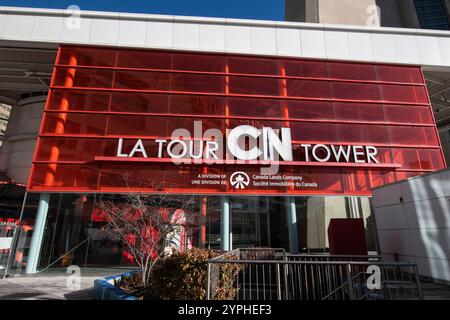 CN Tower Schild am Bremner Boulevard in der Innenstadt von Toronto, Ontario, Kanada Stockfoto