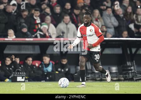 Rotterdam, Nederland. November 2024 30. ROTTERDAM, 30-11-2024, Stadion de Kuip, Saison 2024/2025, niederländischer Eredivisie Football. Spiel zwischen Feyenoord und Fortuna Sittard, Feyenoord Spieler Jordan Lotomba Credit: Pro Shots/Alamy Live News Stockfoto