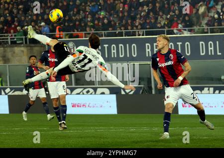 Bologna, Italien. November 2024 30. Venezias Gaetano Oristanio während des italienischen Fußballspiels Enilive Serie A zwischen Bologna f.c. und Venezia im DallÕAra-Stadion in Bologna, Norditalien, Samstag, 30. November, 2024. Sport - Fußball - (Foto Michele Nucci Credit: LaPresse/Alamy Live News Stockfoto