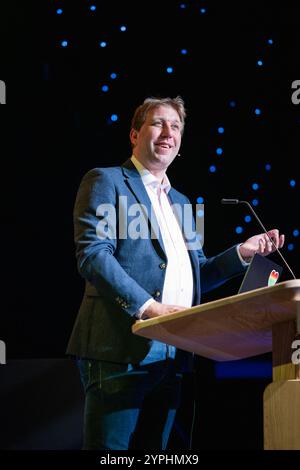 Hey-on-Wye, Wales, Großbritannien. Samstag, 30. November 2024. Chris Lintott beim Hay Festival Winter Weekend 2024. Quelle: Sam Hardwick/Alamy Live News. Stockfoto